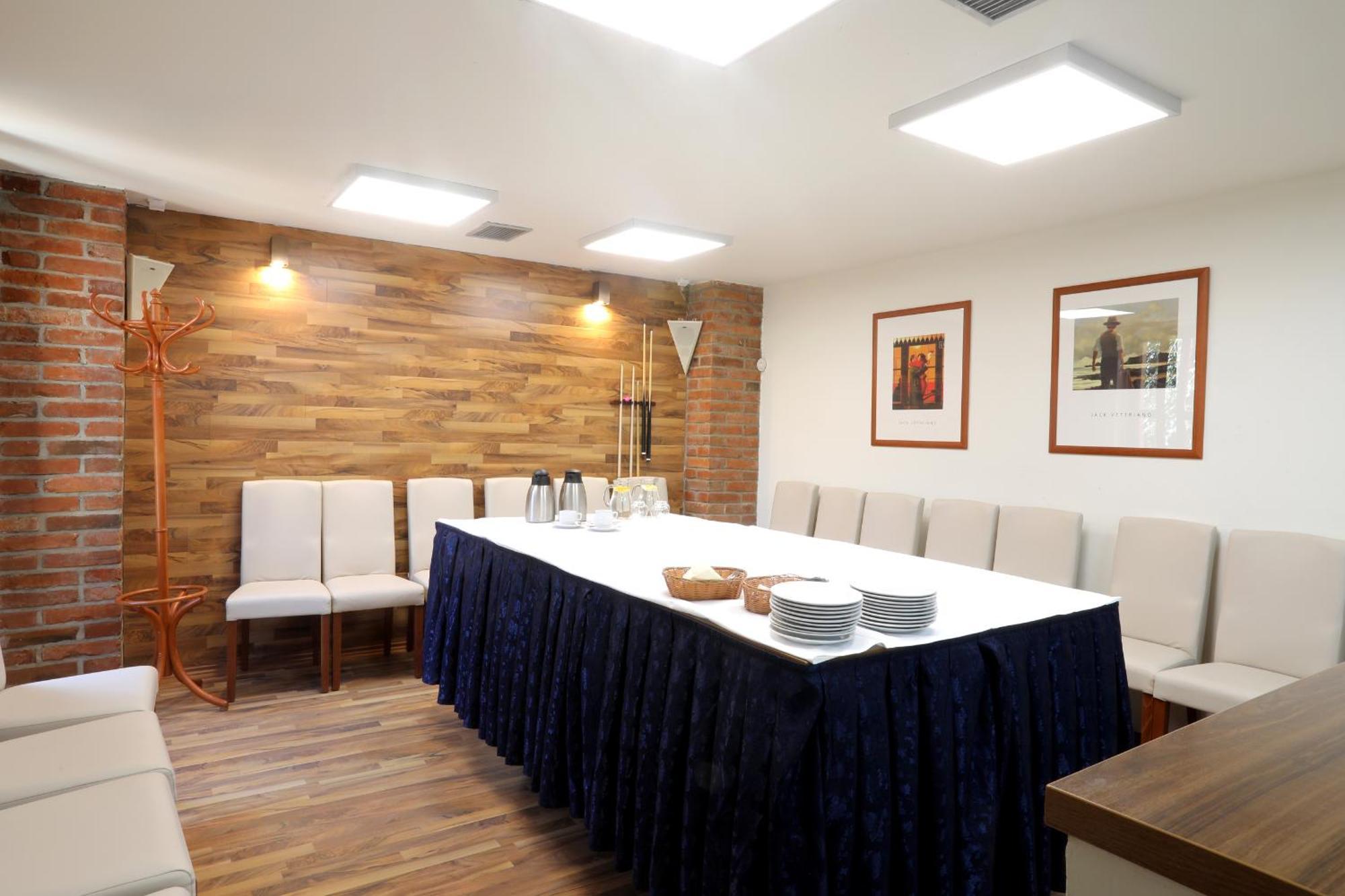 Hotel Pod Vezi Straznice Ngoại thất bức ảnh