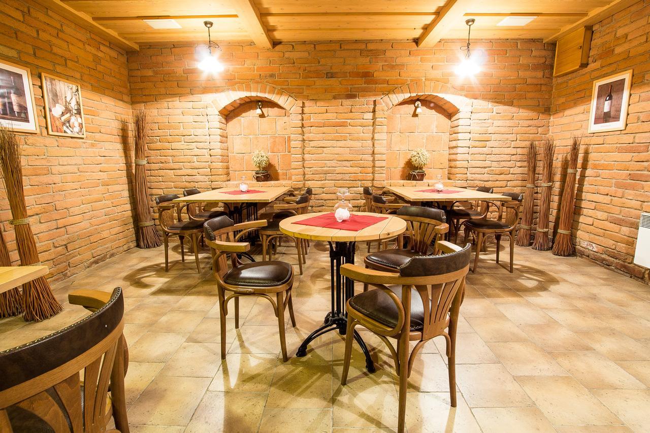 Hotel Pod Vezi Straznice Ngoại thất bức ảnh
